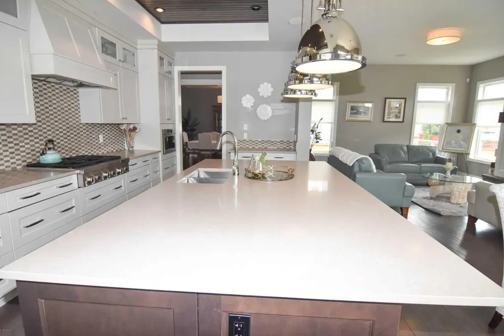 800 East Lakeview Road Chestermere AB T1X 1R2