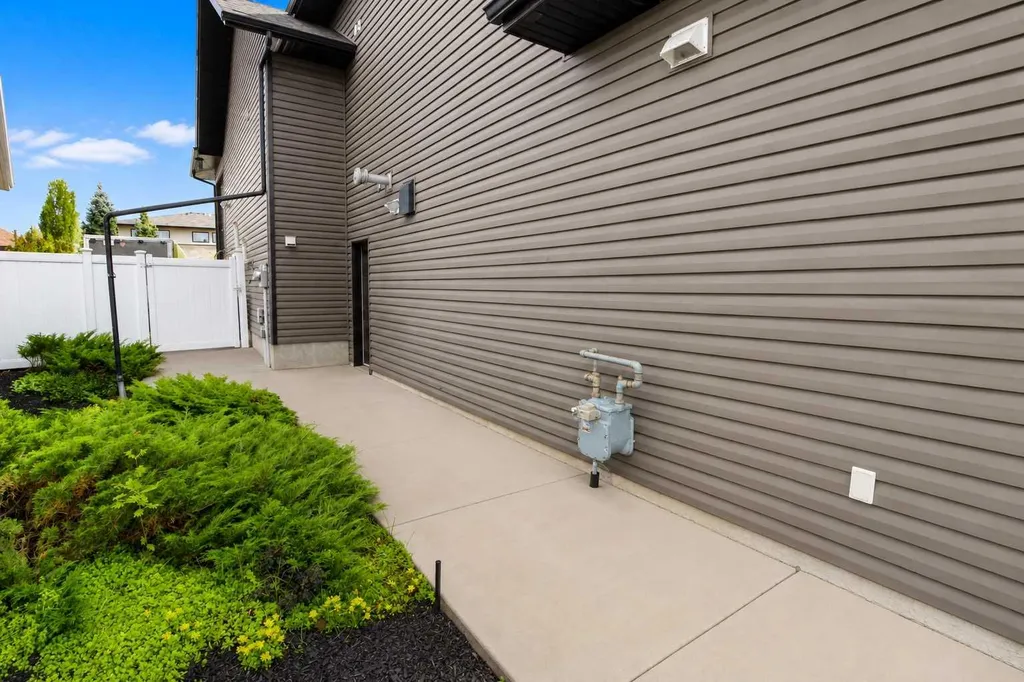 378 Webster Drive Red Deer AB T4N 1E2