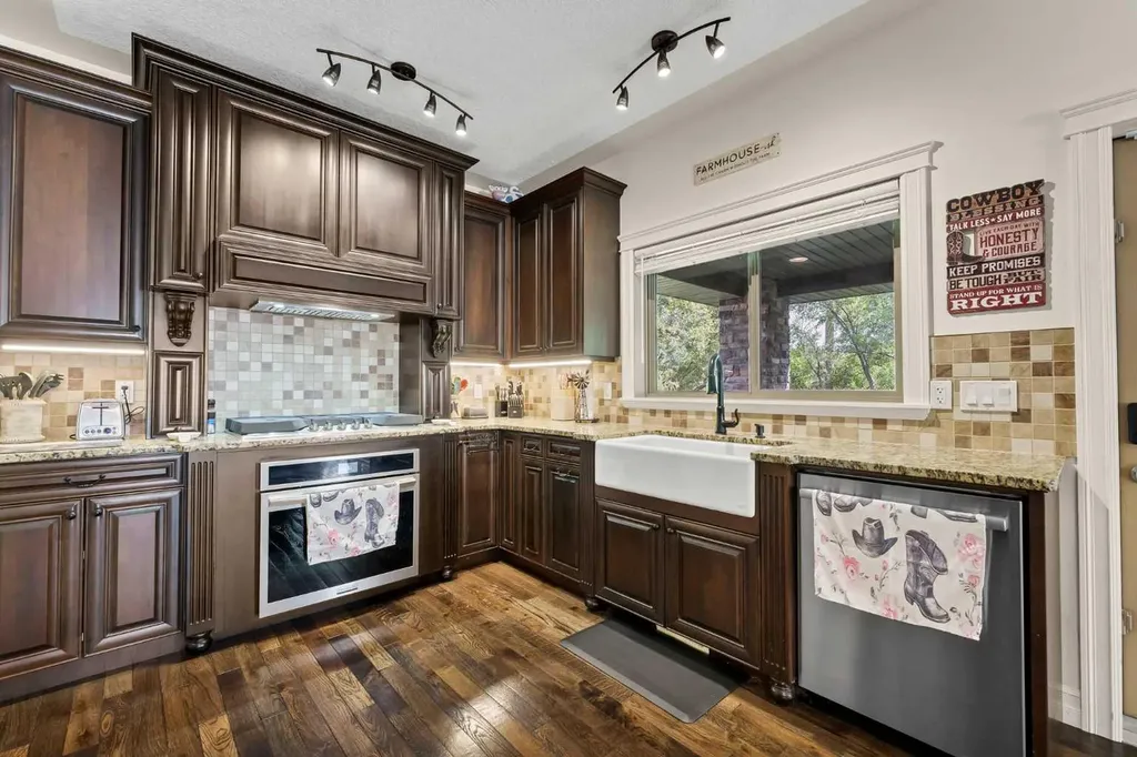 607 Tokar Road Seven Persons AB T0K 1Z0