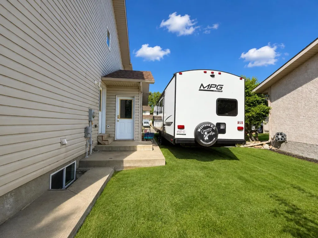 150 Balsam Crescent Olds AB T4H 1M4