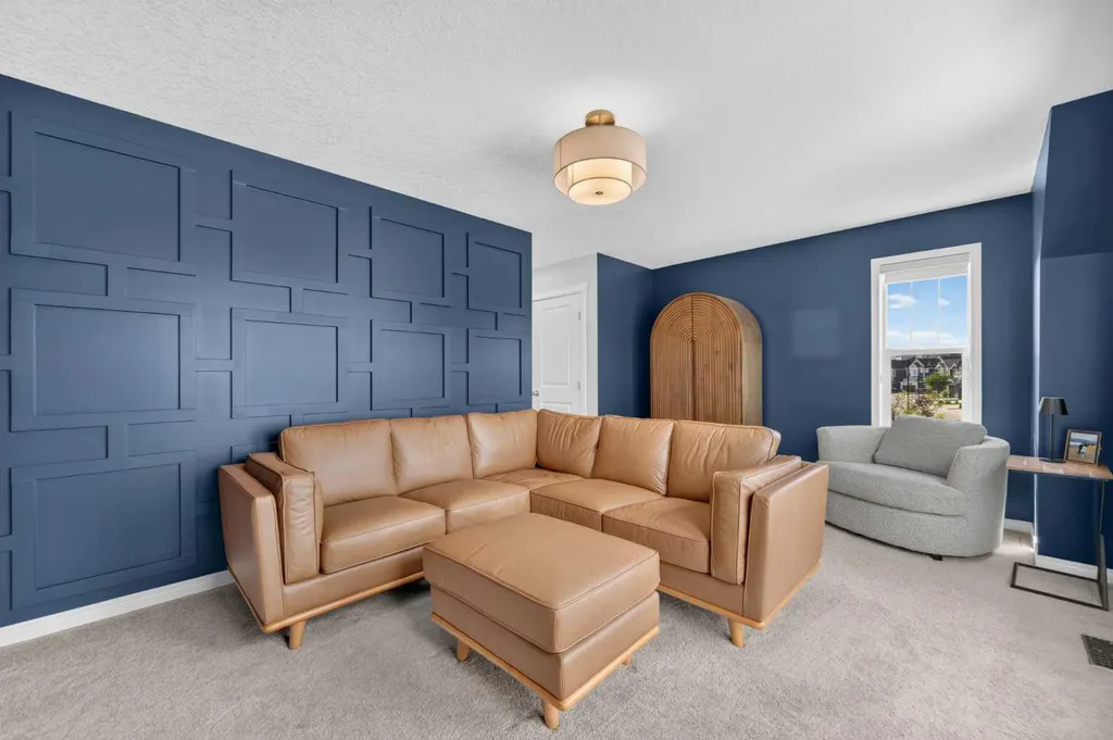125 Sherwood Gate NW Calgary AB T3R 0N9