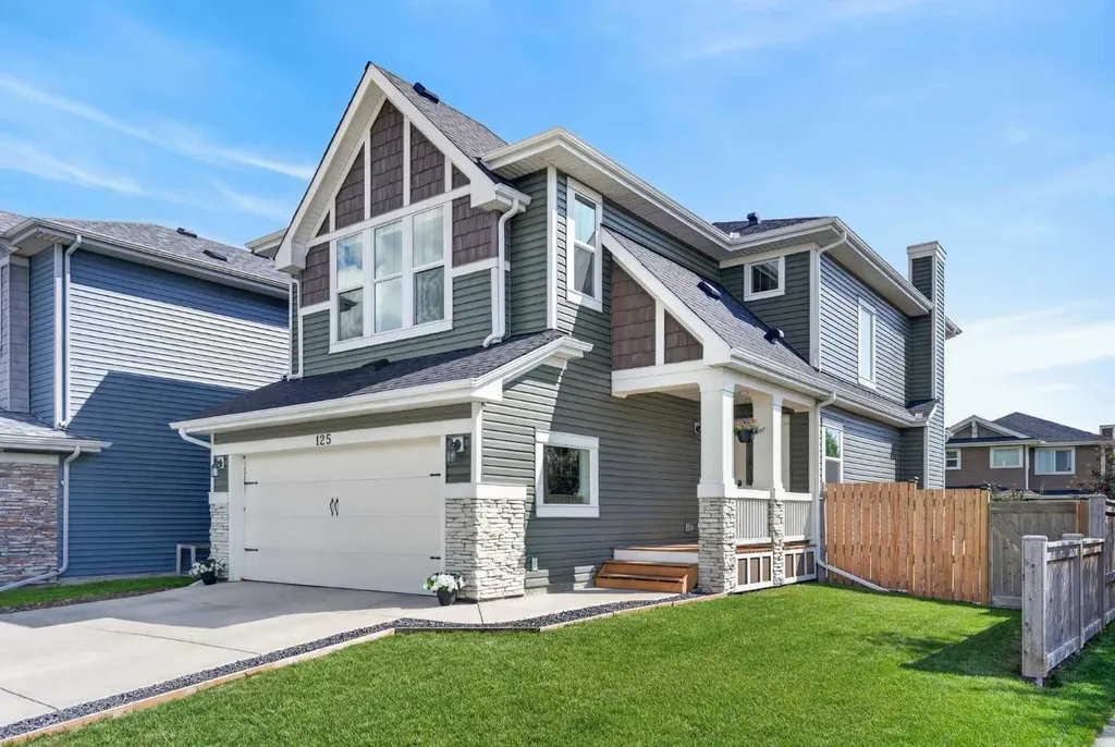 125 Sherwood Gate NW Calgary AB T3R 0N9