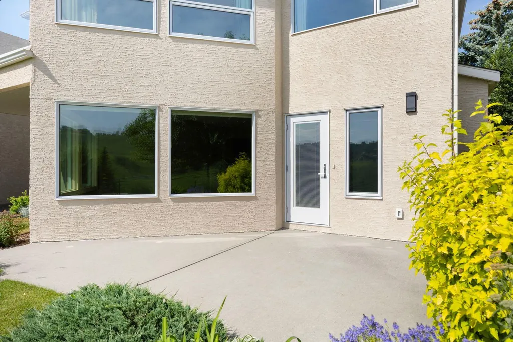 131 Gleneagles Terrace Cochrane AB T4C 1W6