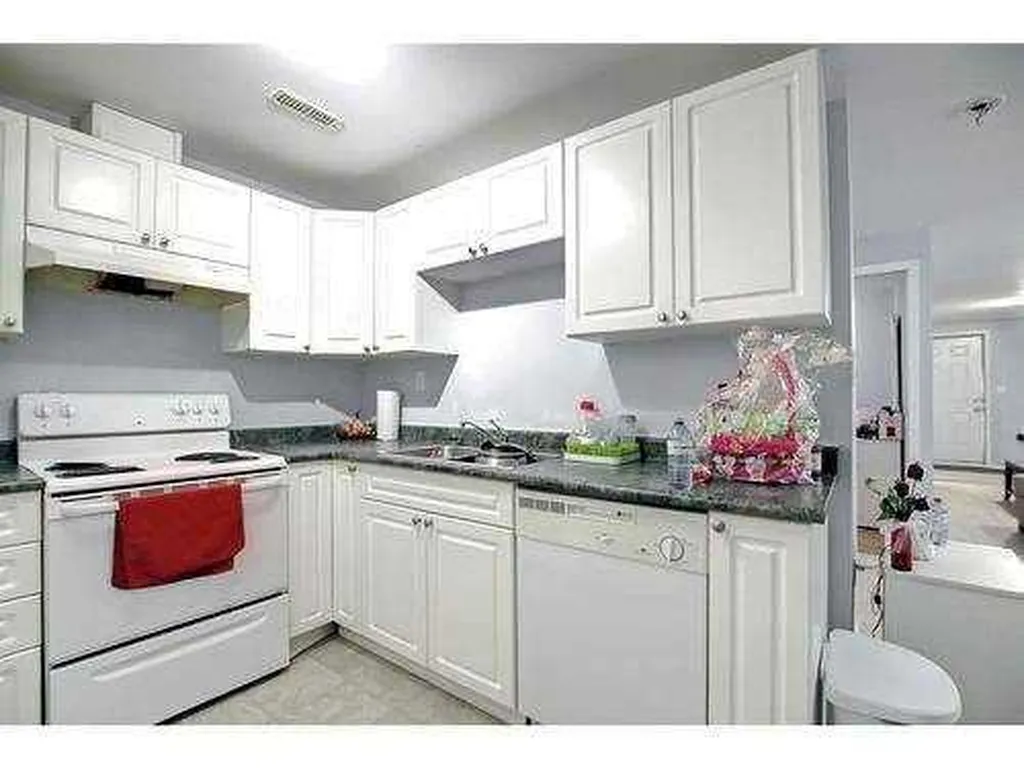 220 16 Street E Brooks AB T1R 1K3