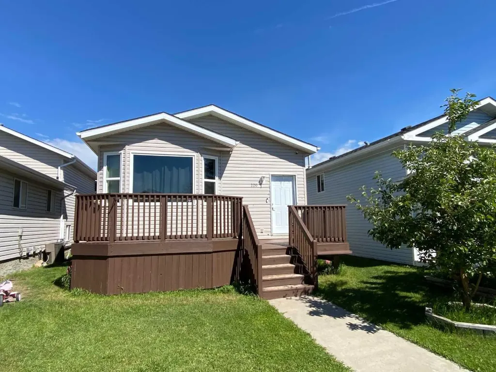 220 16 Street E Brooks AB T1R 1K3