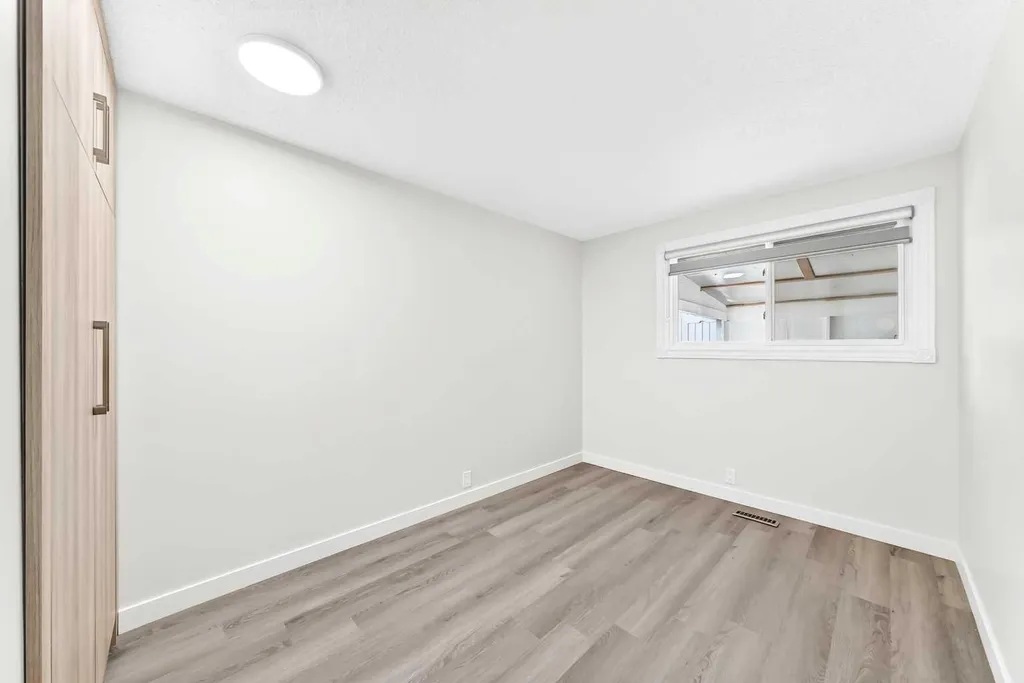 3319 Radcliffe Drive SE Calgary AB T2A 5X3