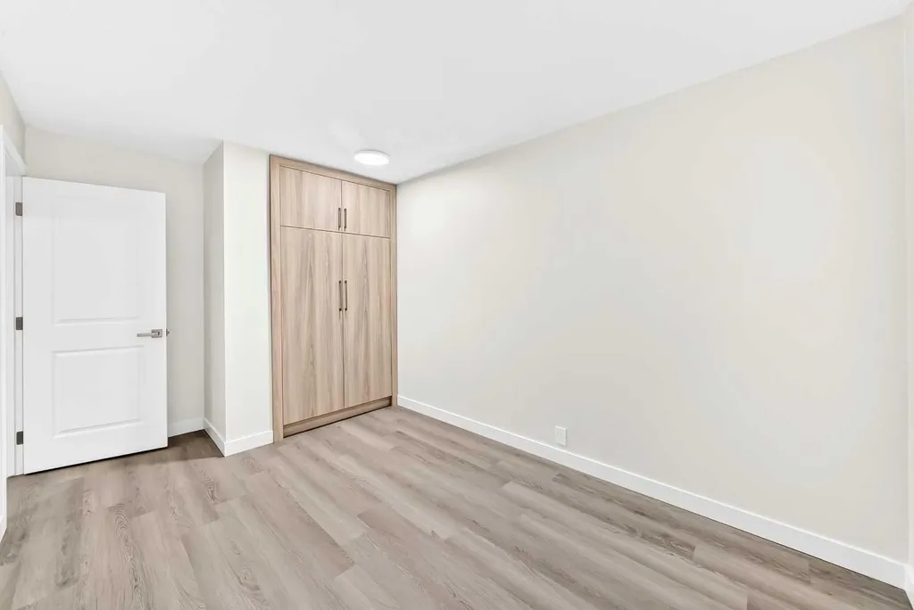3319 Radcliffe Drive SE Calgary AB T2A 5X3