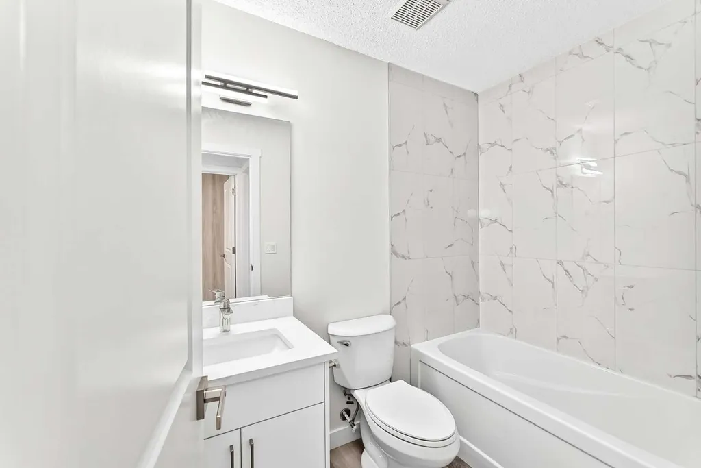 3319 Radcliffe Drive SE Calgary AB T2A 5X3