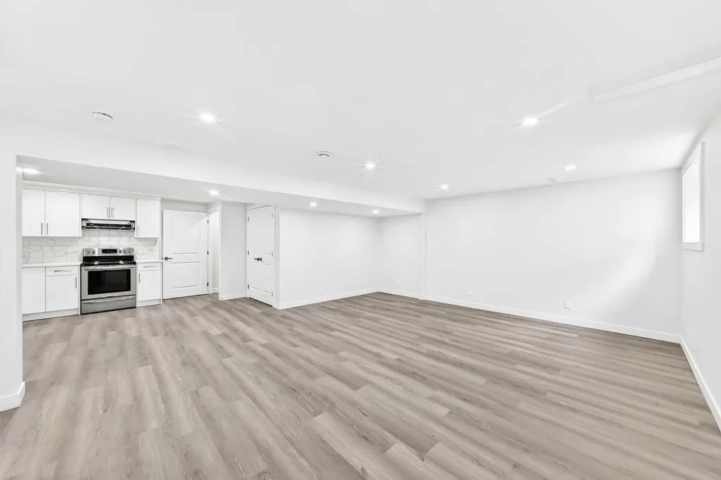 3319 Radcliffe Drive SE Calgary AB T2A 5X3