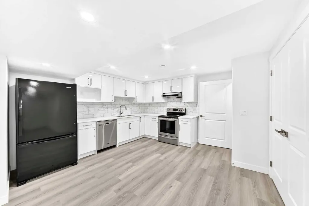 3319 Radcliffe Drive SE Calgary AB T2A 5X3