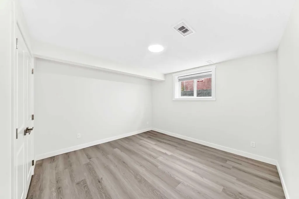 3319 Radcliffe Drive SE Calgary AB T2A 5X3