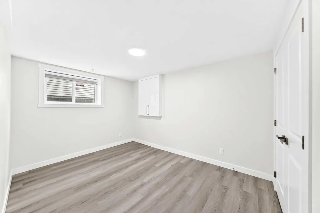 3319 Radcliffe Drive SE Calgary AB T2A 5X3
