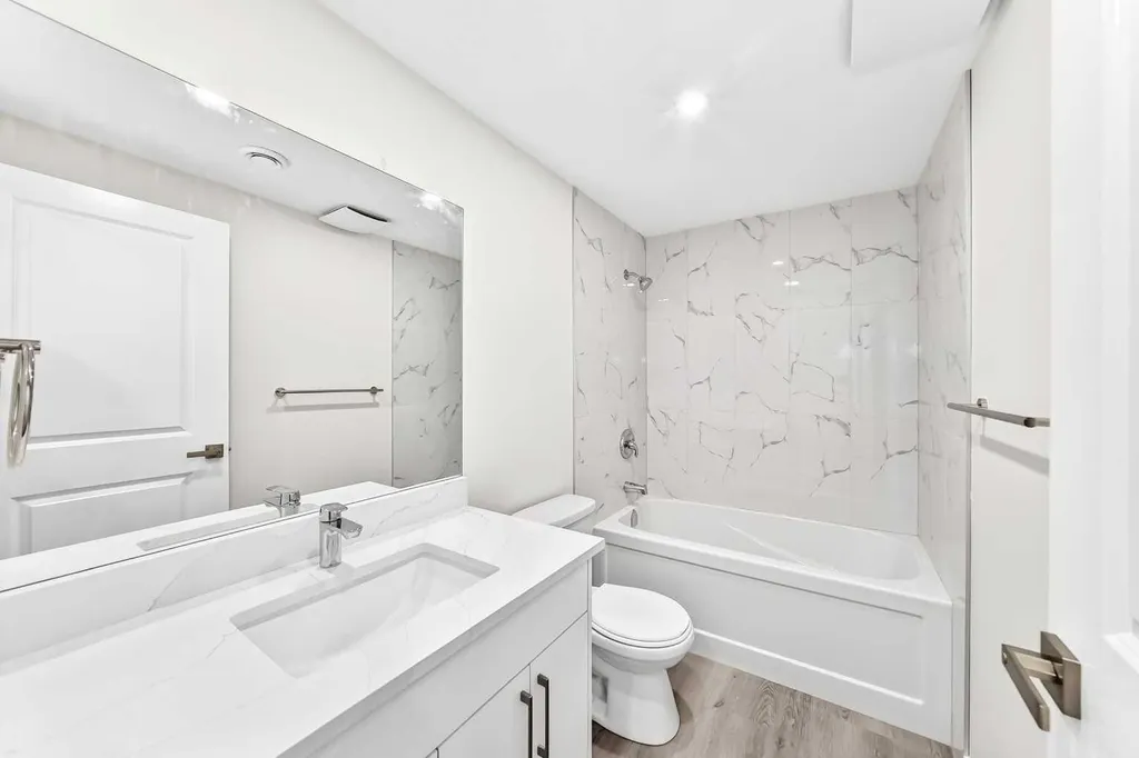 3319 Radcliffe Drive SE Calgary AB T2A 5X3