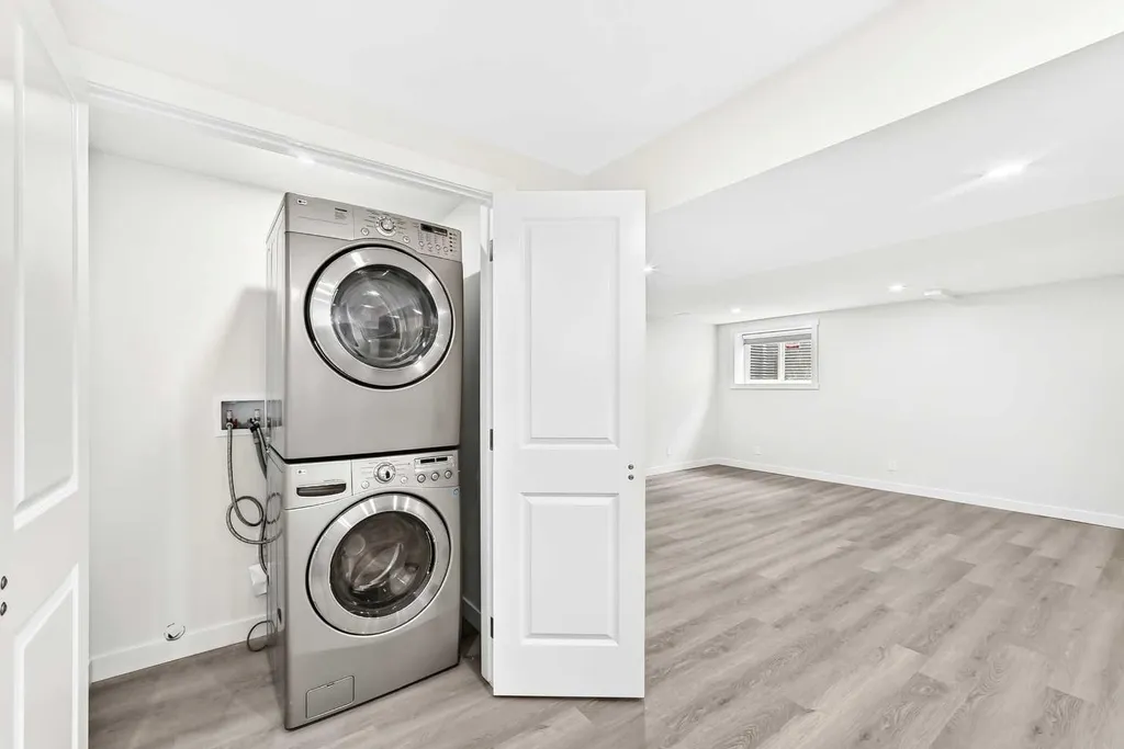 3319 Radcliffe Drive SE Calgary AB T2A 5X3
