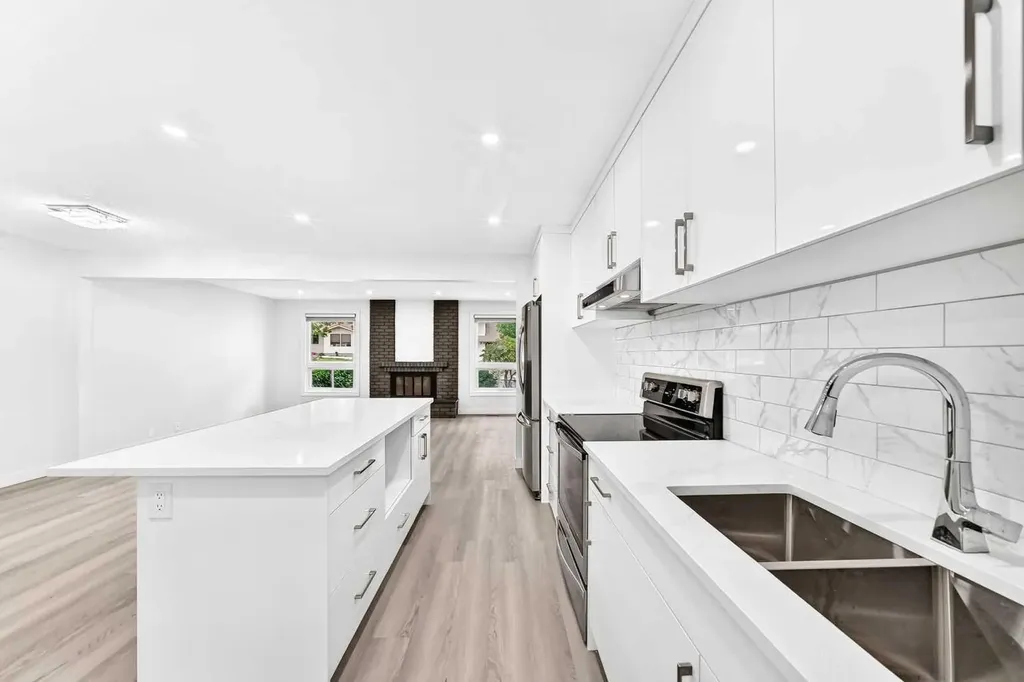 3319 Radcliffe Drive SE Calgary AB T2A 5X3