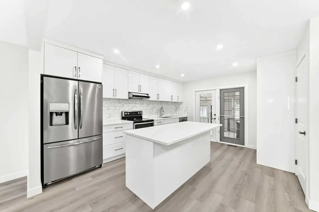 3319 Radcliffe Drive SE Calgary AB T2A 5X3