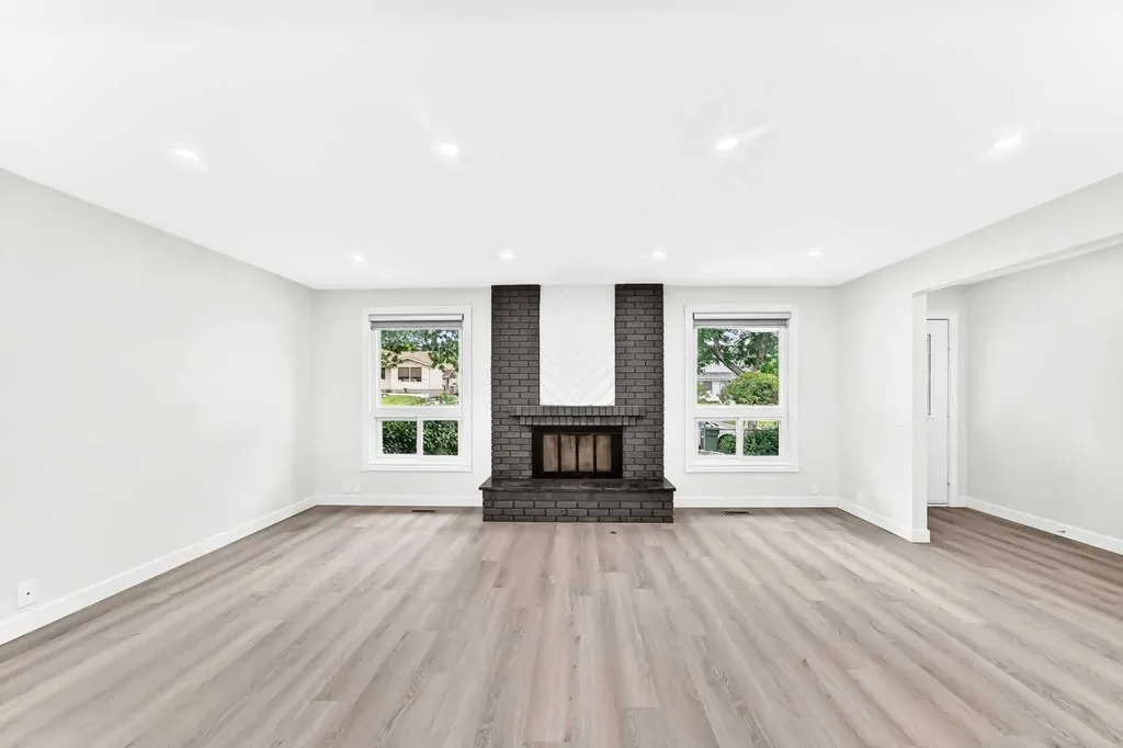 3319 Radcliffe Drive SE Calgary AB T2A 5X3