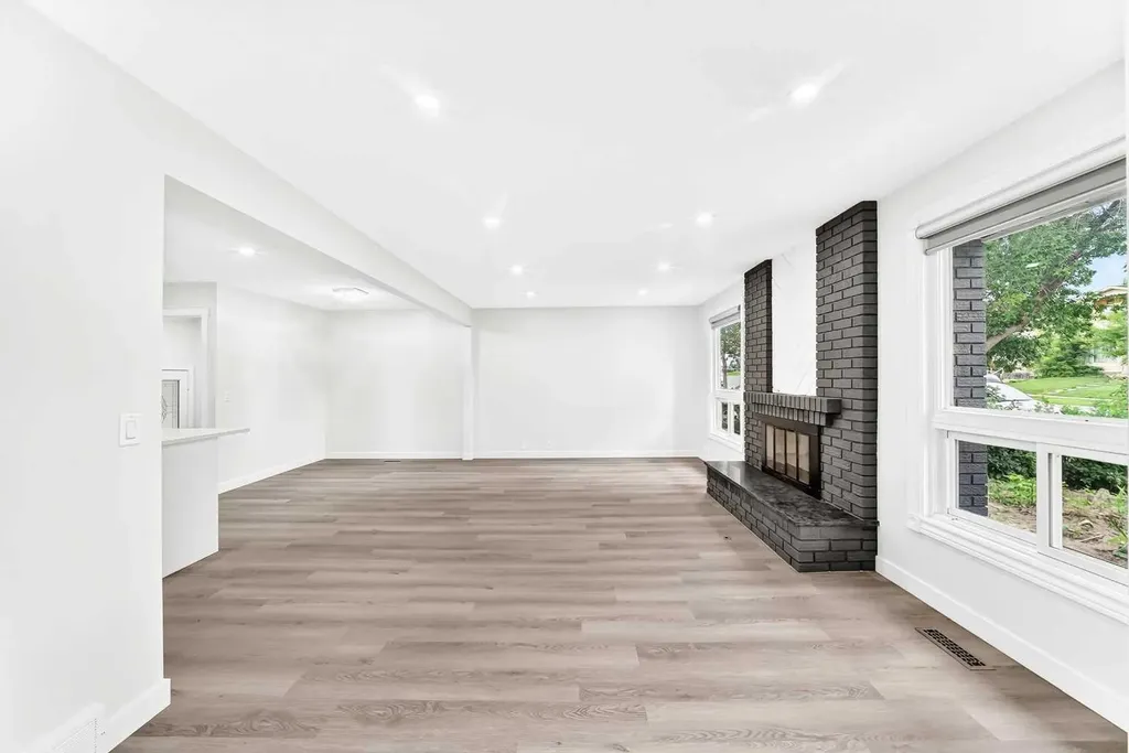 3319 Radcliffe Drive SE Calgary AB T2A 5X3