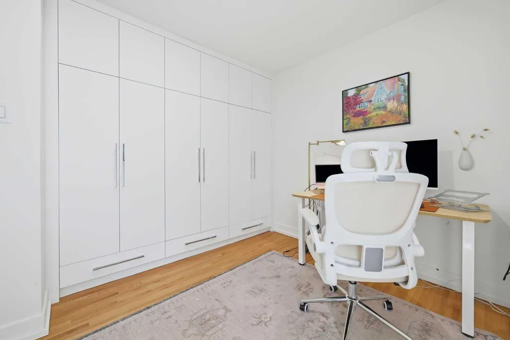 2119 22 Avenue SW Calgary AB T2T 0S6