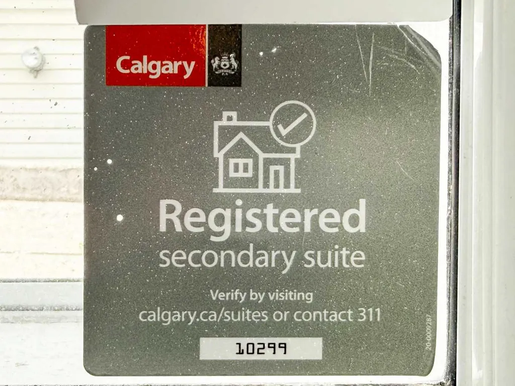 2119 22 Avenue SW Calgary AB T2T 0S6