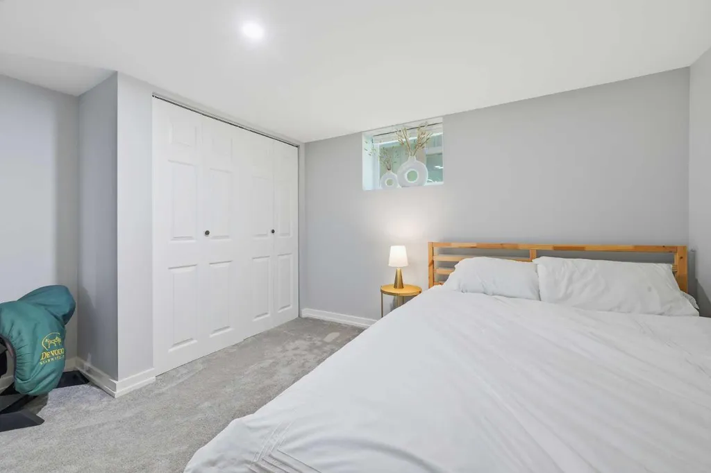 2119 22 Avenue SW Calgary AB T2T 0S6