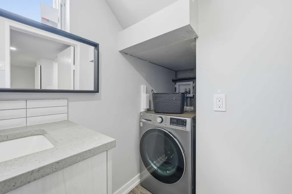 2119 22 Avenue SW Calgary AB T2T 0S6