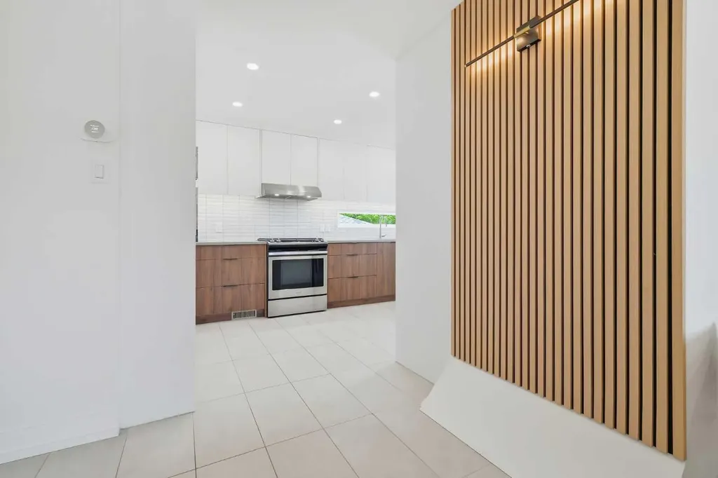 2119 22 Avenue SW Calgary AB T2T 0S6
