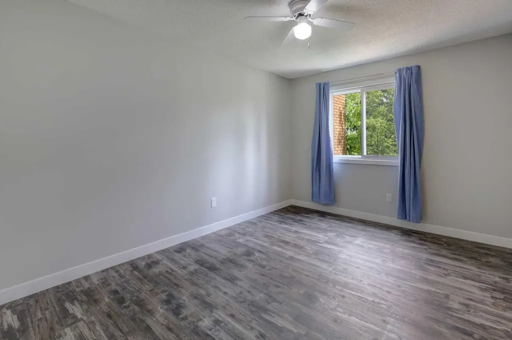 3525 43 Street SW Calgary AB T3E3P4