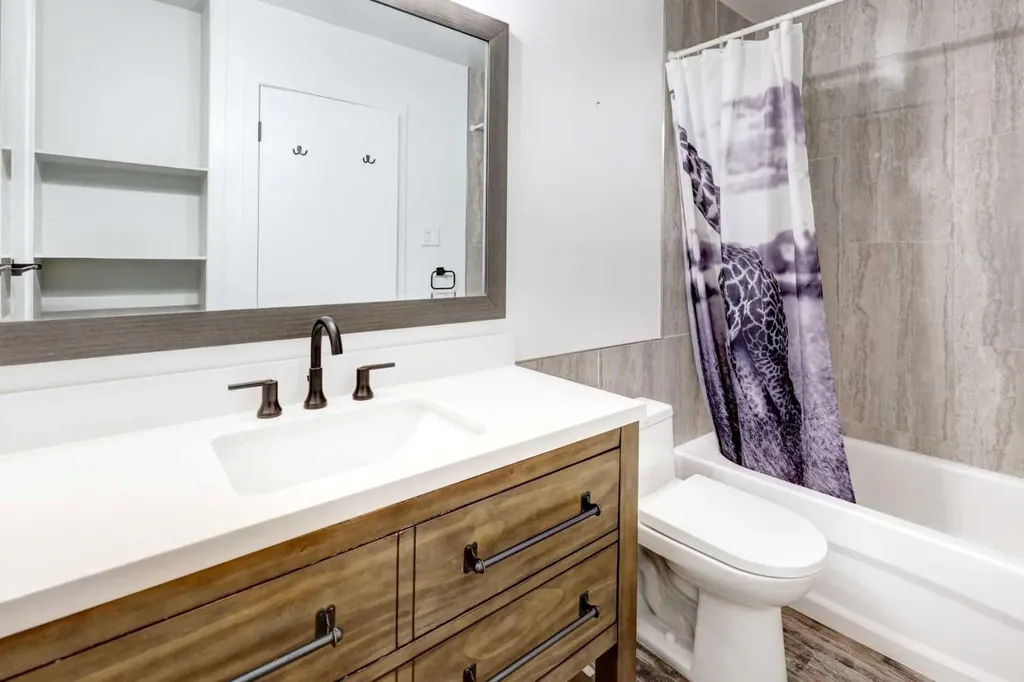3525 43 Street SW Calgary AB T3E3P4