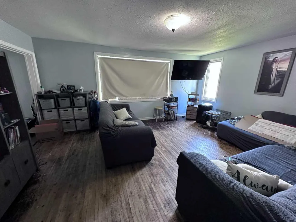 225 2 Avenue W Cardston AB T0K0K0