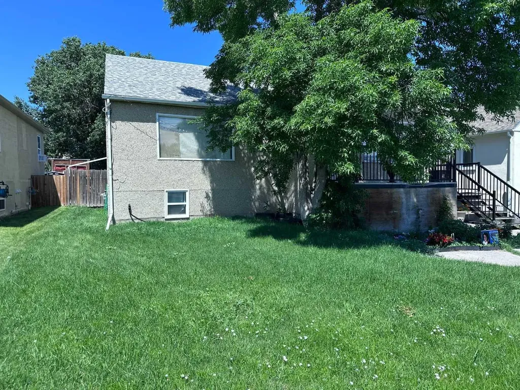 225 2 Avenue W Cardston AB T0K0K0