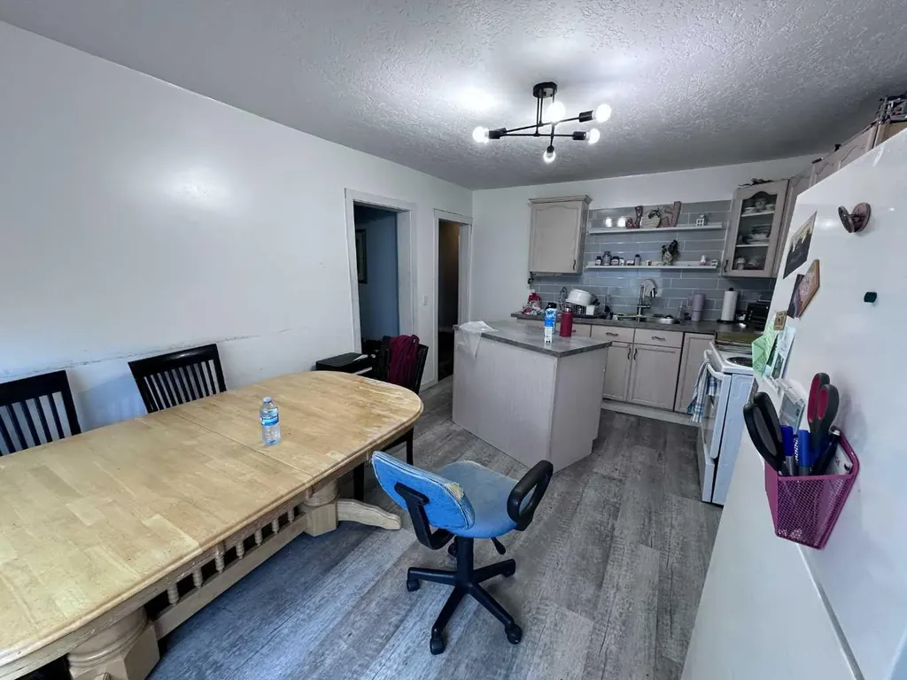 225 2 Avenue W Cardston AB T0K0K0