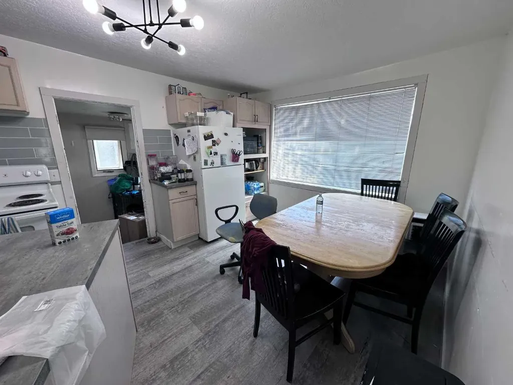 225 2 Avenue W Cardston AB T0K0K0