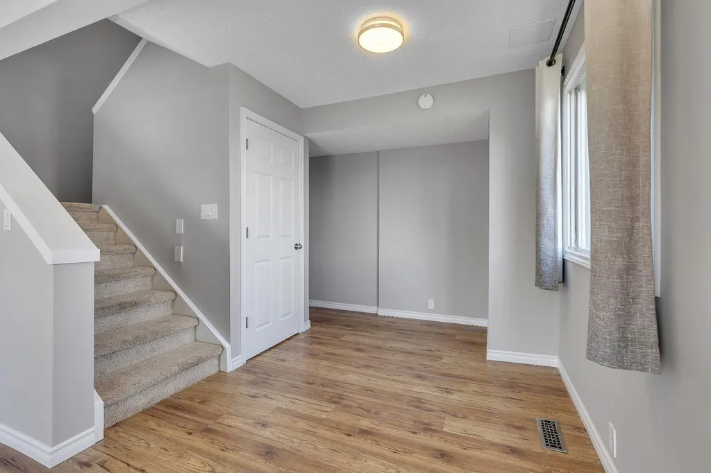 6501A Huntsbay Road NW Calgary AB T2K 5R3