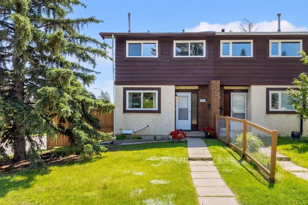 6501A Huntsbay Road NW Calgary AB T2K 5R3