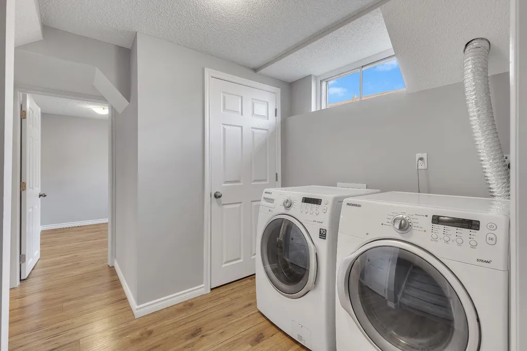6501A Huntsbay Road NW Calgary AB T2K 5R3