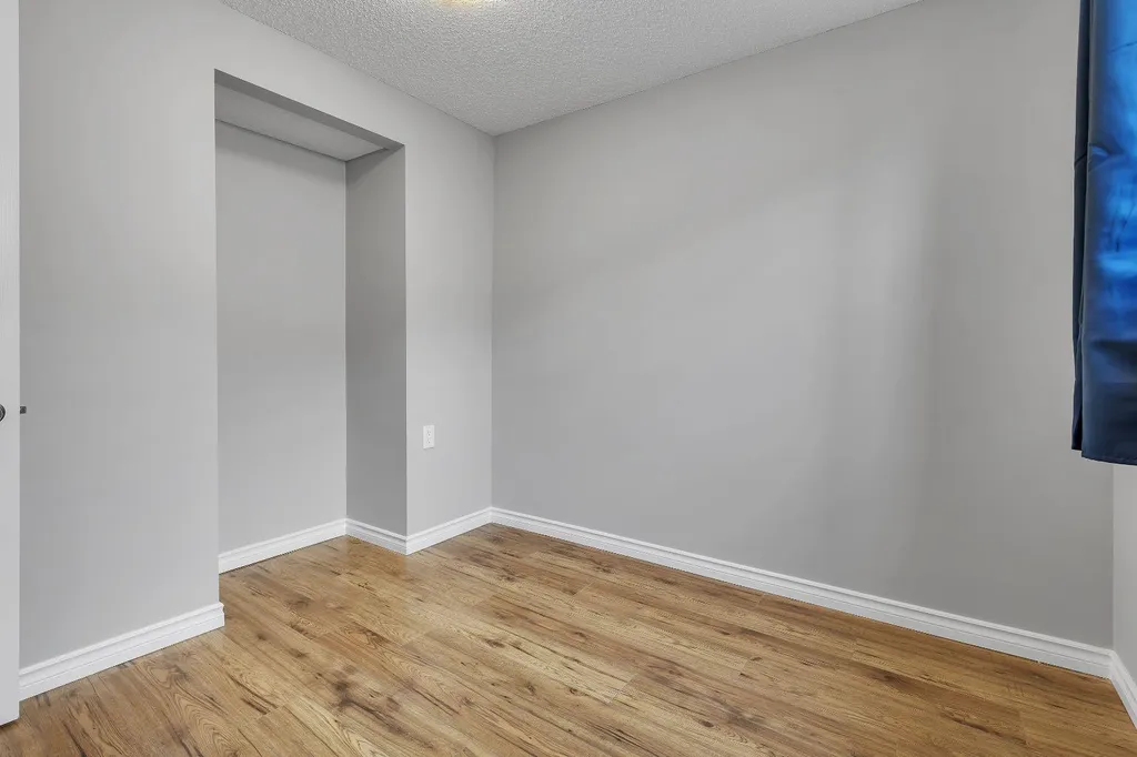 6501A Huntsbay Road NW Calgary AB T2K 5R3