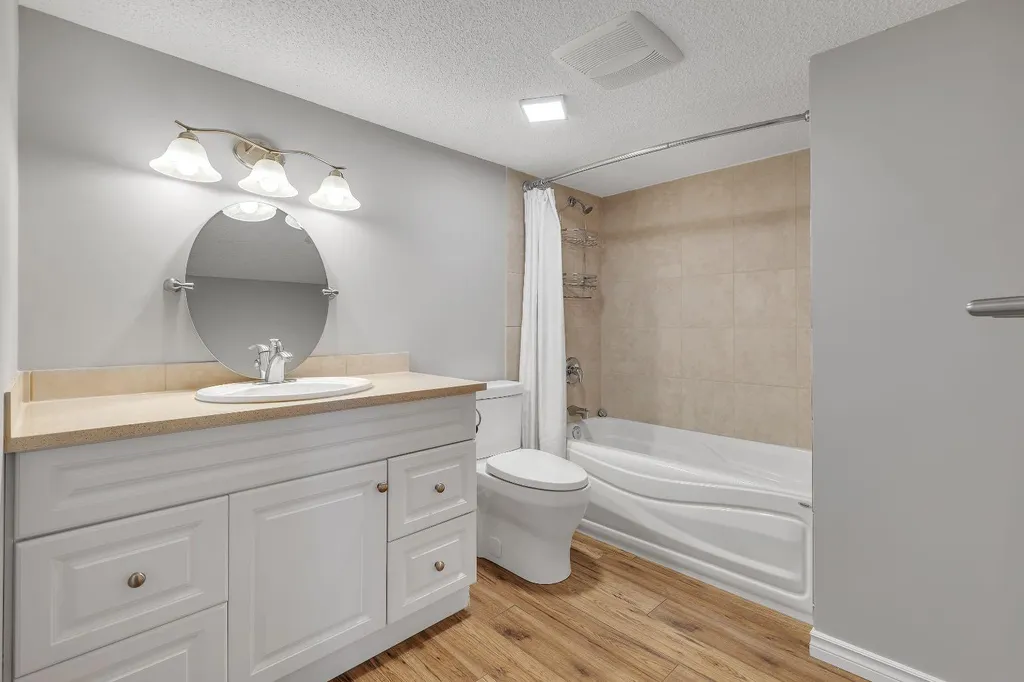 6501A Huntsbay Road NW Calgary AB T2K 5R3