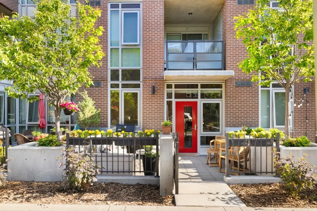 88 9 Street NE Calgary AB T2E 4E1