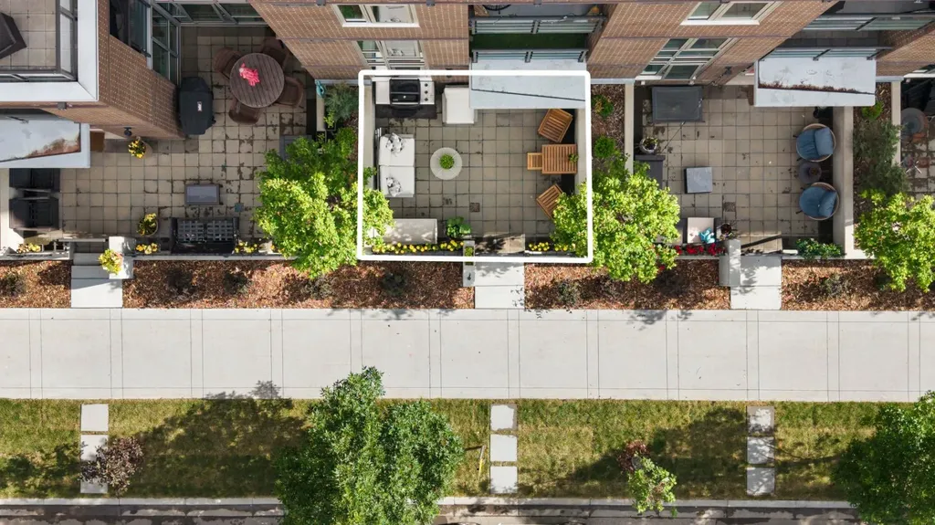 88 9 Street NE Calgary AB T2E 4E1