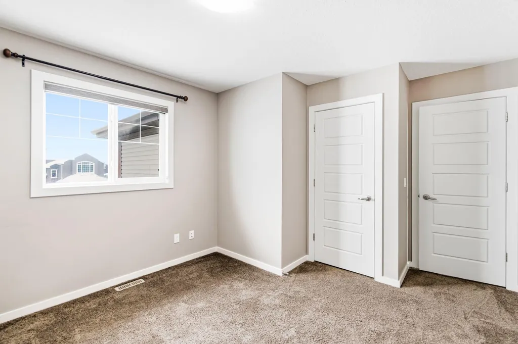 205 Van Slyke Way Red Deer AB T4R 0N7