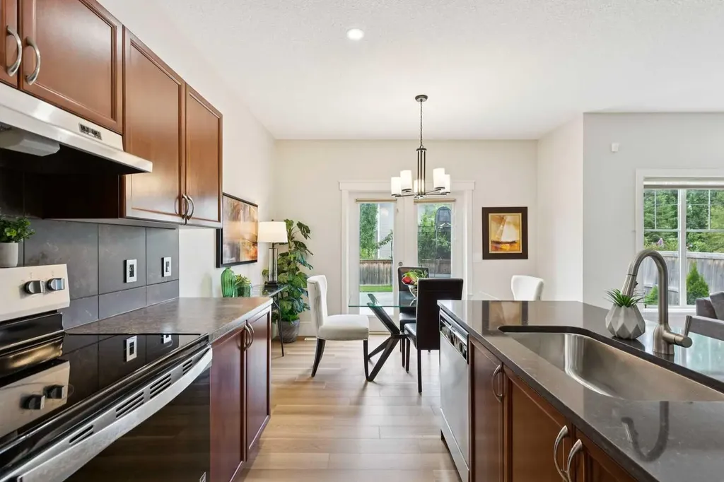 257 Cougartown Circle SW Calgary AB T3H 0A2