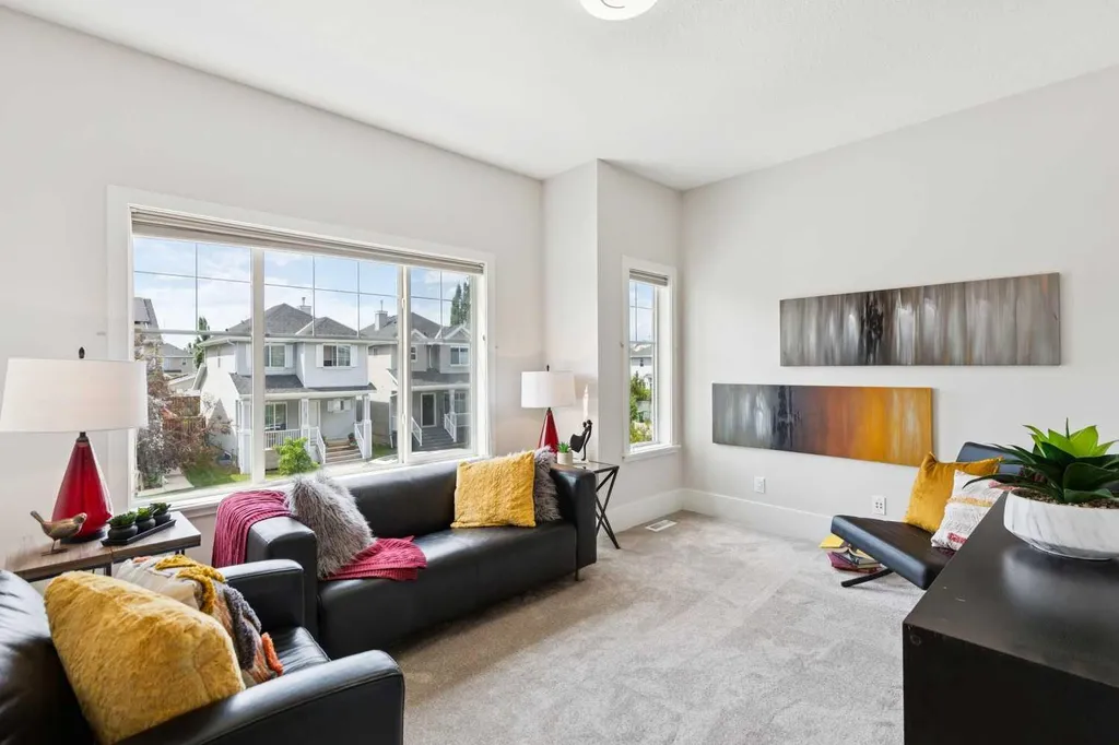 257 Cougartown Circle SW Calgary AB T3H 0A2