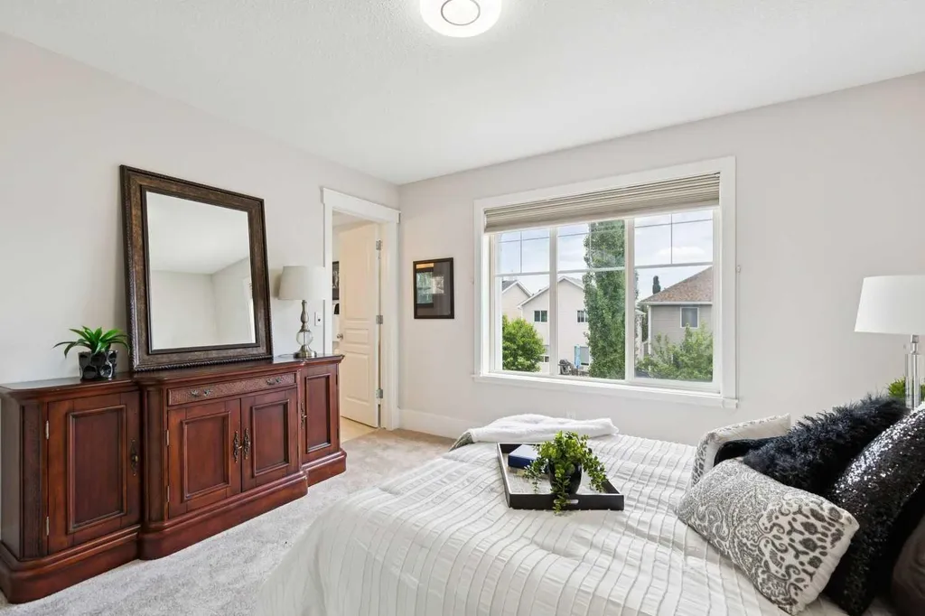 257 Cougartown Circle SW Calgary AB T3H 0A2