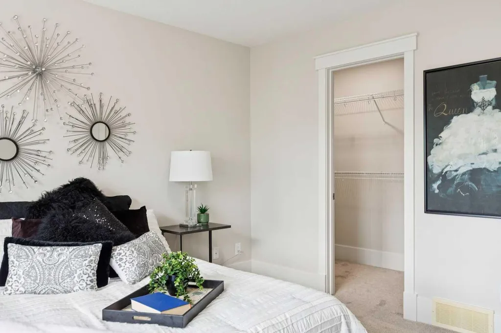 257 Cougartown Circle SW Calgary AB T3H 0A2