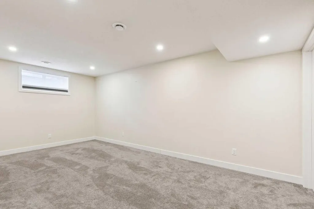 257 Cougartown Circle SW Calgary AB T3H 0A2