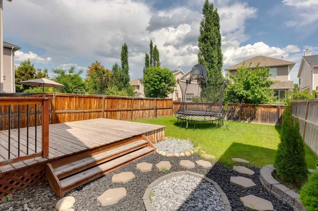 257 Cougartown Circle SW Calgary AB T3H 0A2