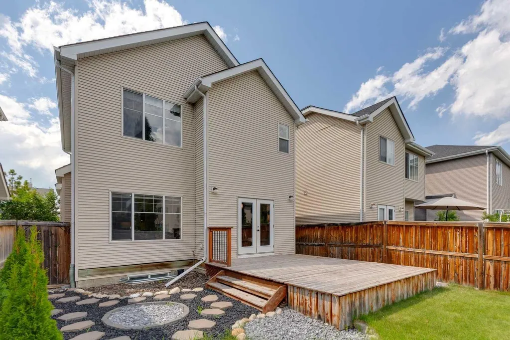 257 Cougartown Circle SW Calgary AB T3H 0A2