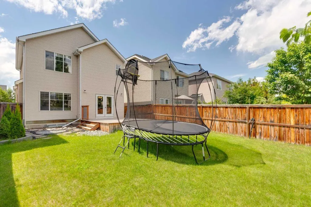 257 Cougartown Circle SW Calgary AB T3H 0A2