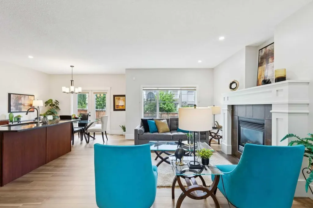 257 Cougartown Circle SW Calgary AB T3H 0A2